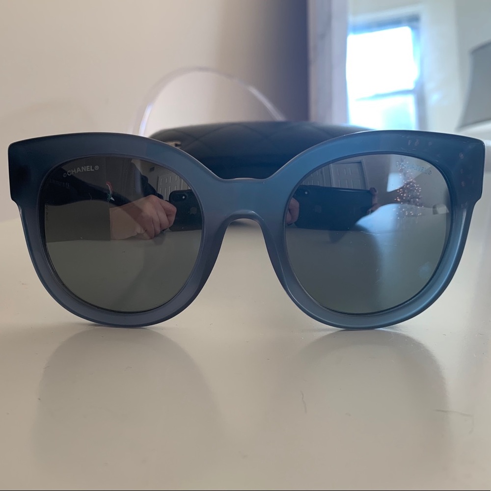 Chanel Navy Blue Sunglasses - Picture 4 of 4
